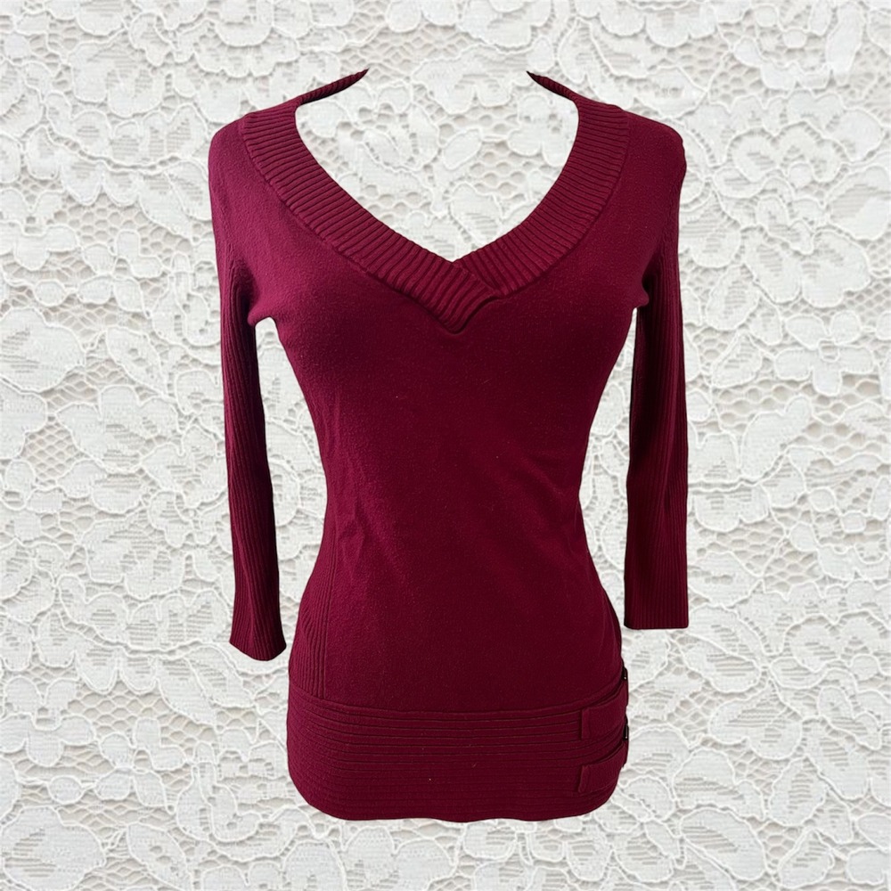 vintage‎ y2k dark red 3/4 sleeve buckle detail v-neck fitted lsweater